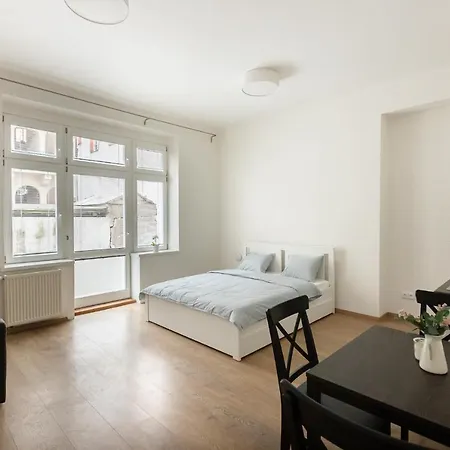 Appartement Cozy In Quiet Courtyard Near Charles Bridge *